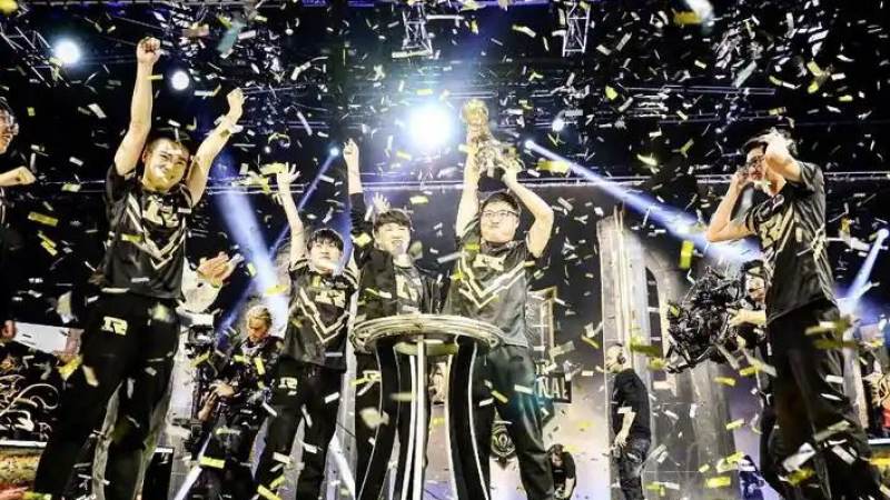 EDG战队阵容怎么查？位置分工与轮换机制解析